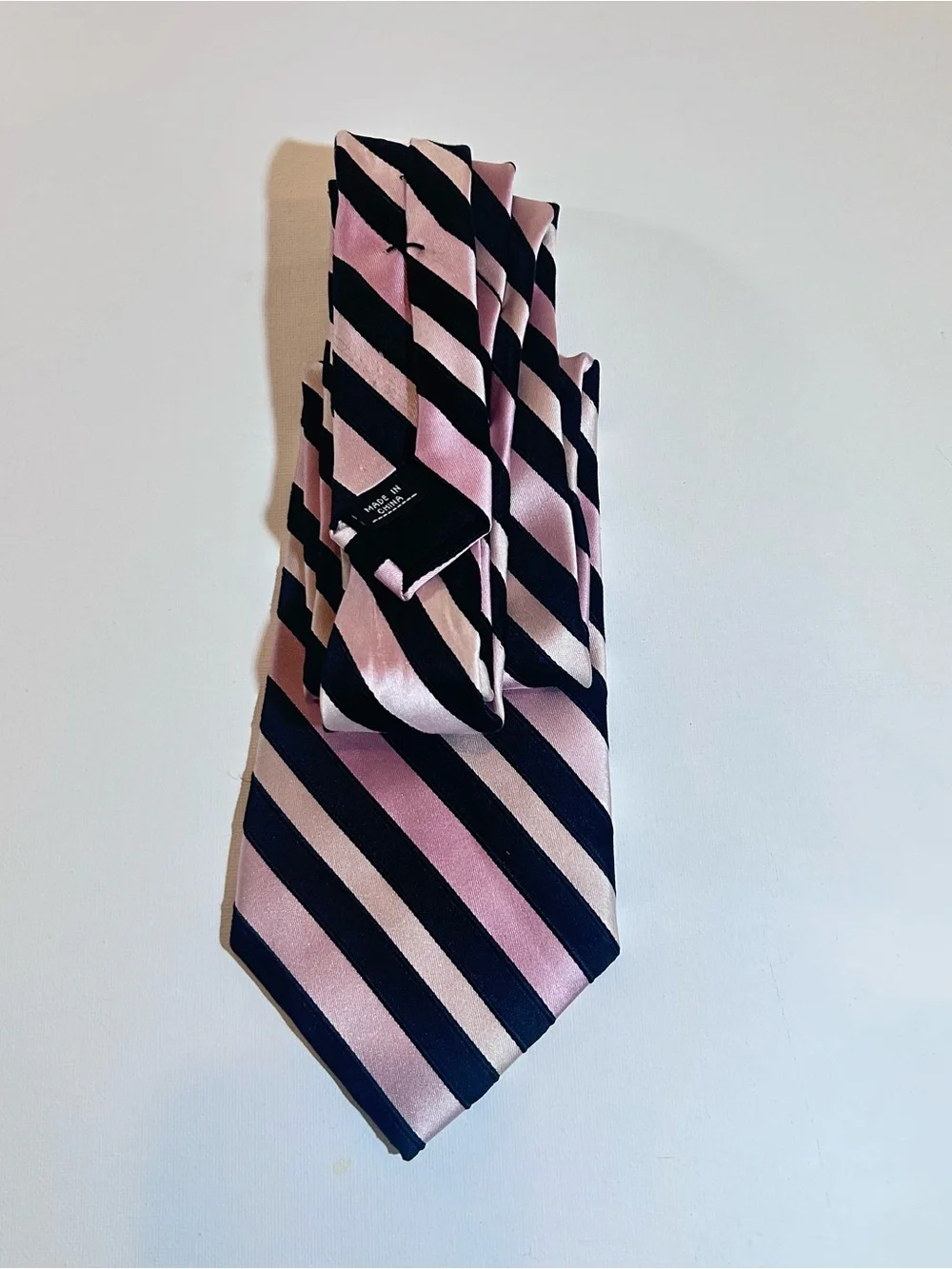 Croft & Barrow Men’s 100% Silk Tie Pink Black Striped Satin Sheen Necktie